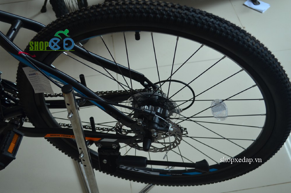 Xe đạp thể thao TrinX M036 lốp đùm sau