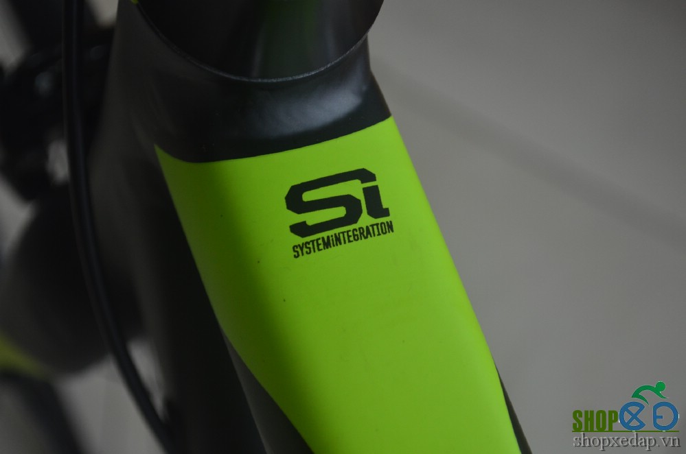 Xe đạp cuộc Canondale Synapse Sora Black 2016 tem nước trên khung
