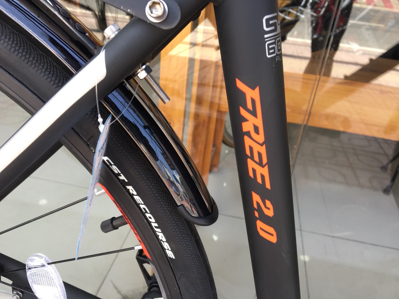 Xe đạp city Trinx Free 2.0 2018 Black Red Full