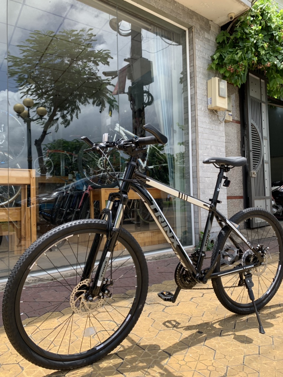 Xe đạp địa hình TrinX TX16 2019 Black White