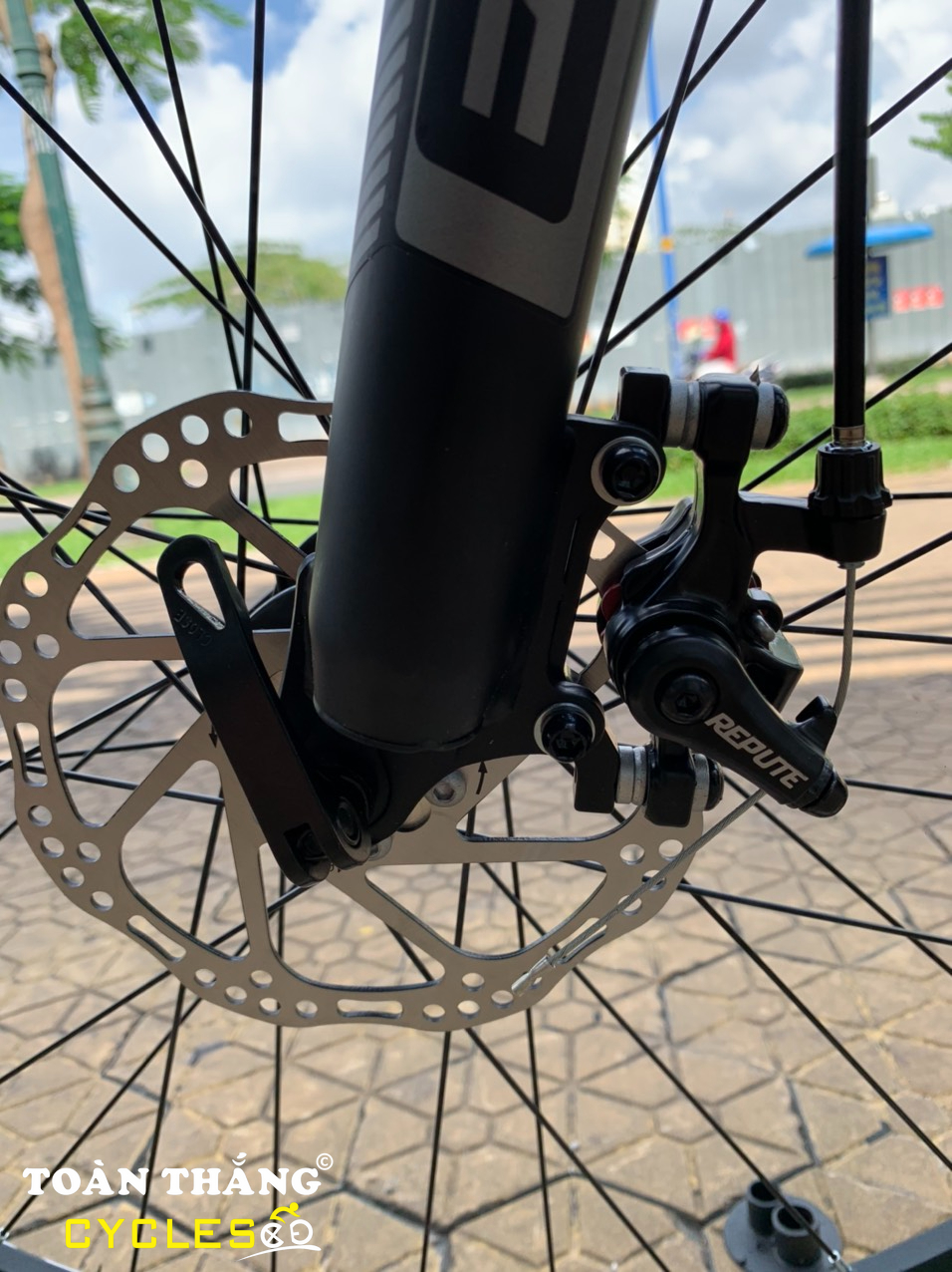 Xe đạp địa hình TRINX M136 2021 Xám Cam Phuột thắng đĩa cơ