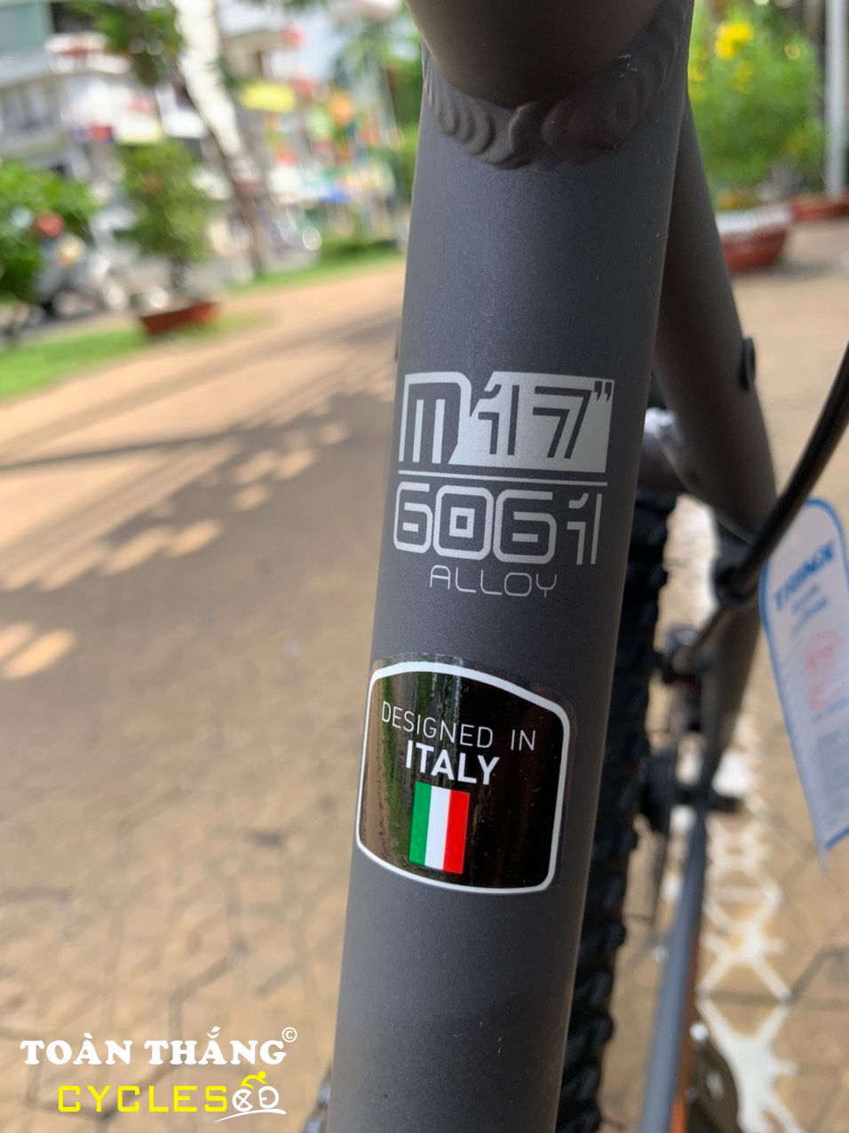 Xe đạp địa hình TRINX M136 2021 Xám Cam Khung nhôm nhẹ 6061