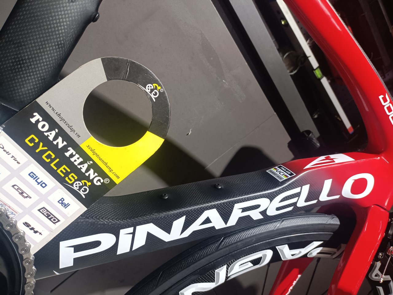 Xe đạp đua Pinarello F14 R7010 Đen Đỏ Campanolo Ceramic