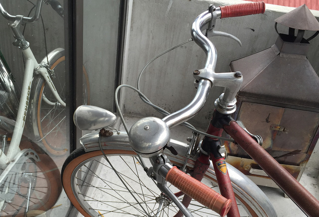 Kho xe đạp Peugeot cổ giữa Hà thành