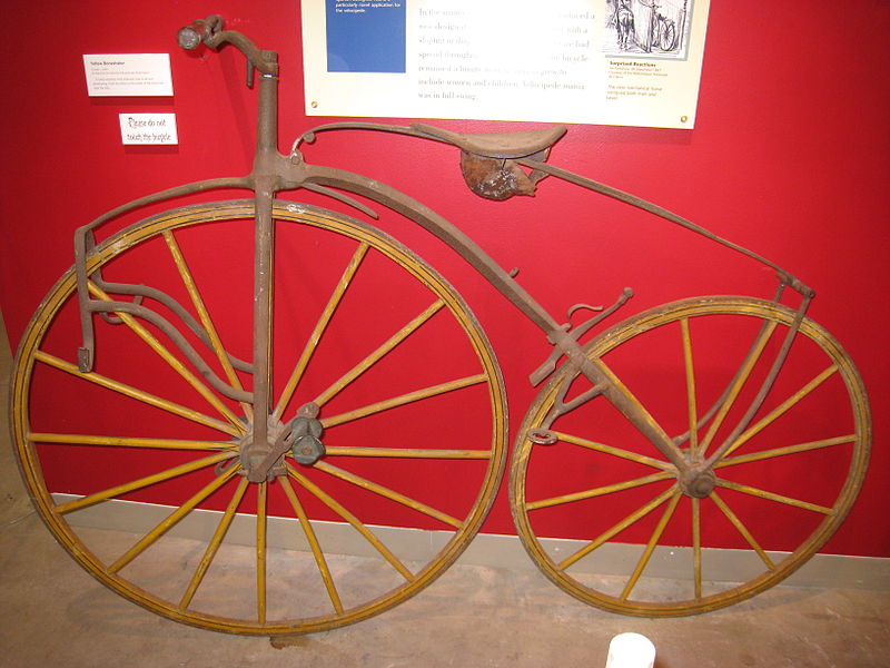 Lịch sử xe đạp: Xe đạp là một phát minh vô cùng đặc biệt và có ảnh hưởng lớn đến cuộc sống của con người. Từ thế kỷ XIX đến hiện nay, xe đạp đã được phát triển không ngừng và trở thành một phương tiện giao thông phổ biến. Hãy xem hình ảnh liên quan để tìm hiểu thêm về lịch sử phát triển của xe đạp.