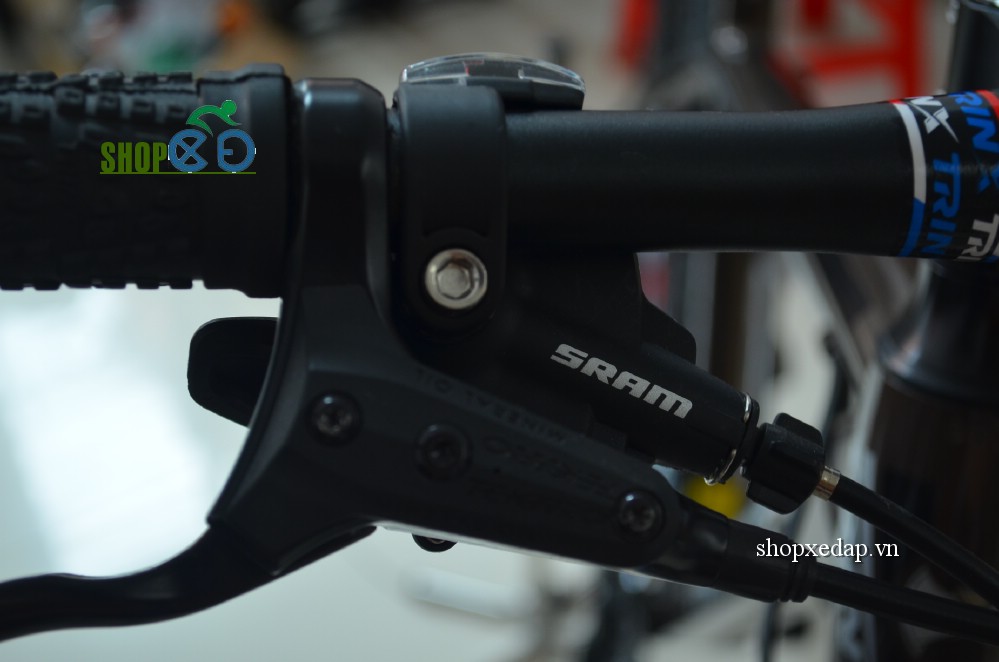 Xe đạp thể thao TrinX X1 tay đề SRAM4