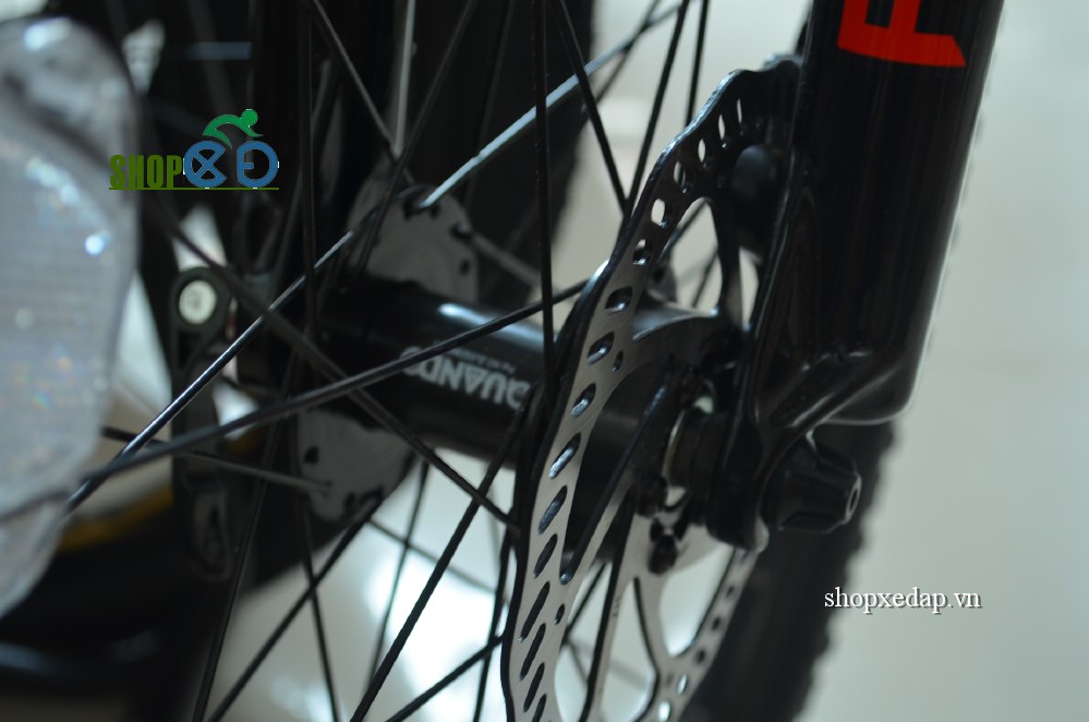 Xe đạp thể thao TrinX X1 đùm trứoc thắng đĩa dầu