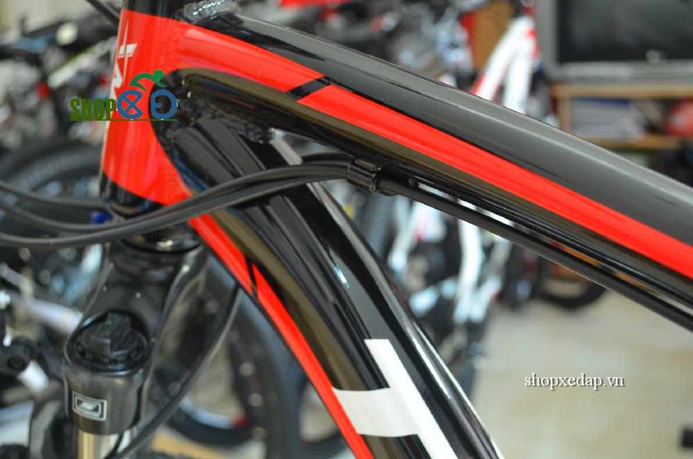 Xe đạp thể thao TrinX X2 khung sườn cong thể thao