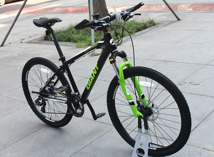 Xe đạp thể thao 2015 ATX 680  đen