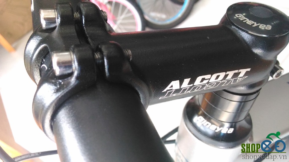 Xe đạp thể thao Alcott City 700