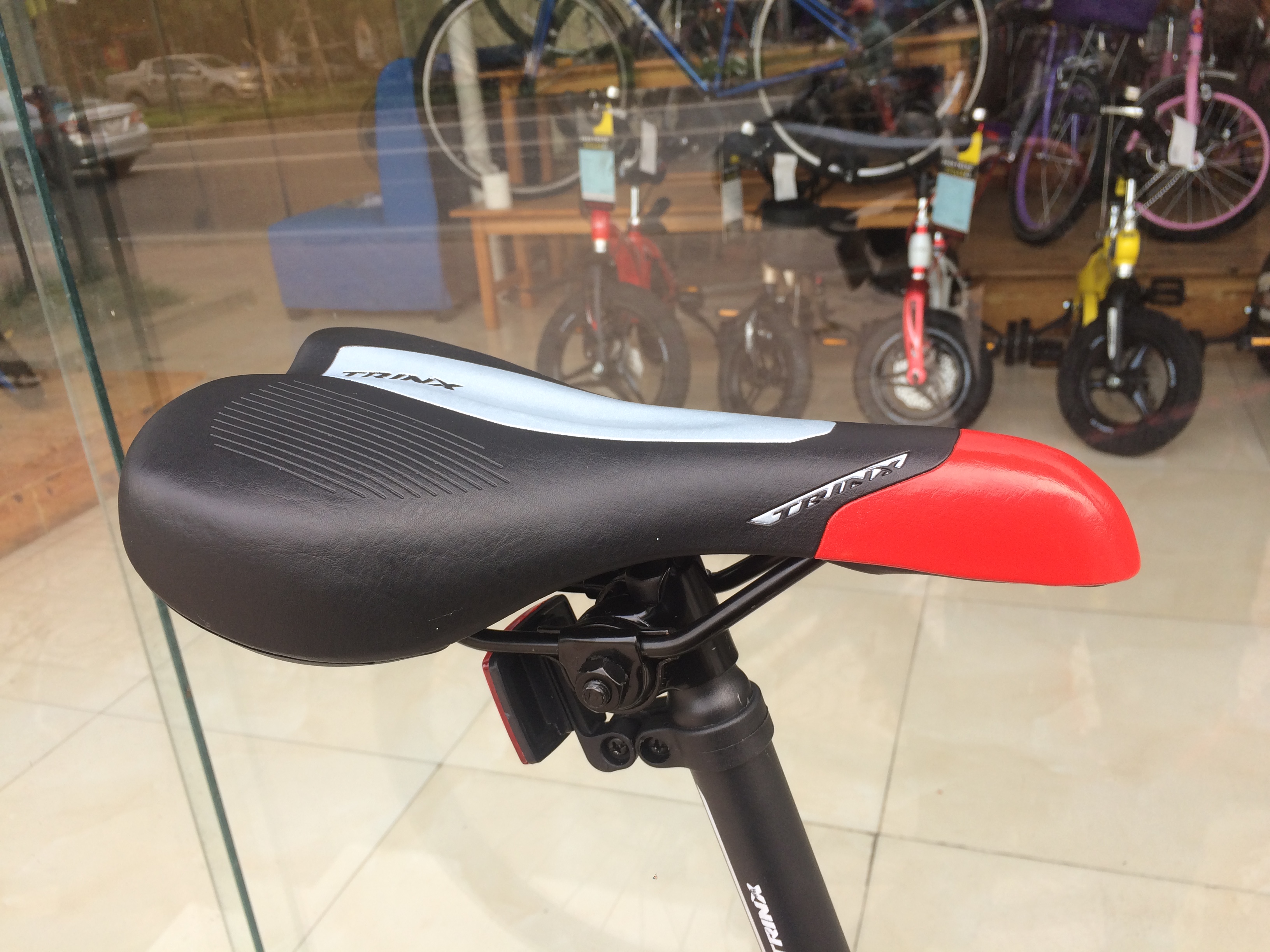 Xe đạp địa hình TrinX TX16 2018 Black Red