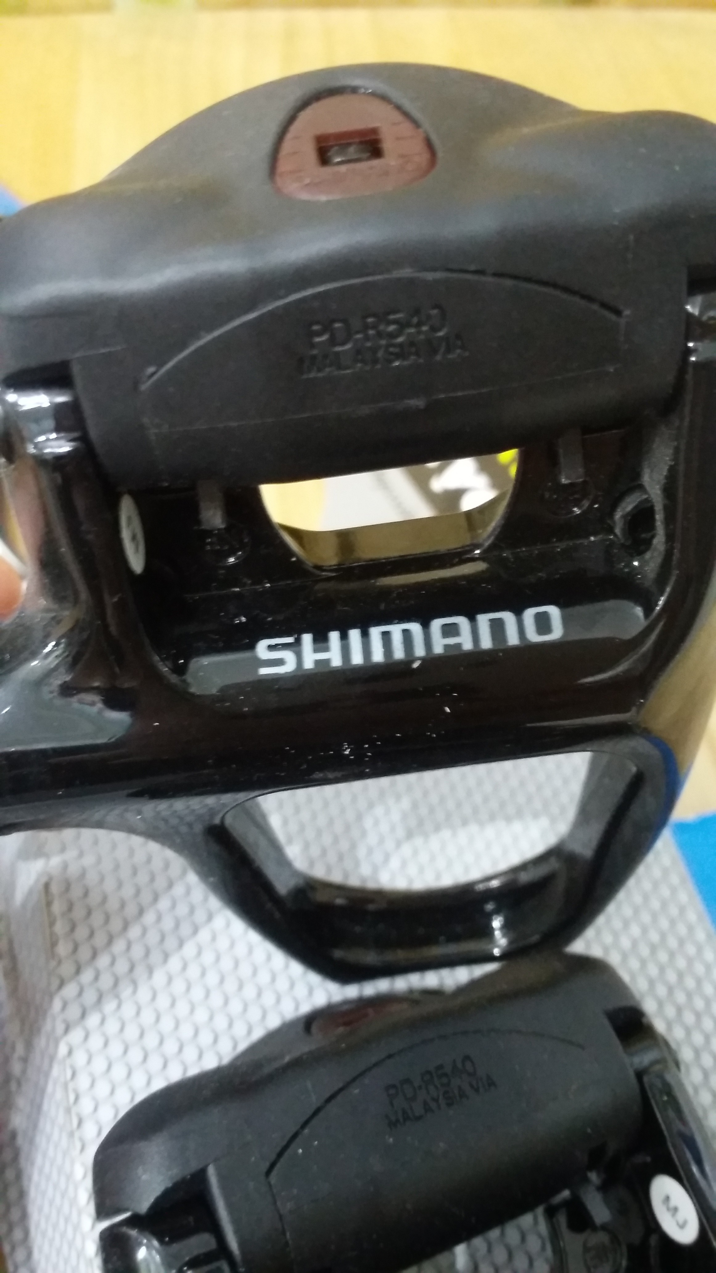 Pedan xe đạp Shimano R540