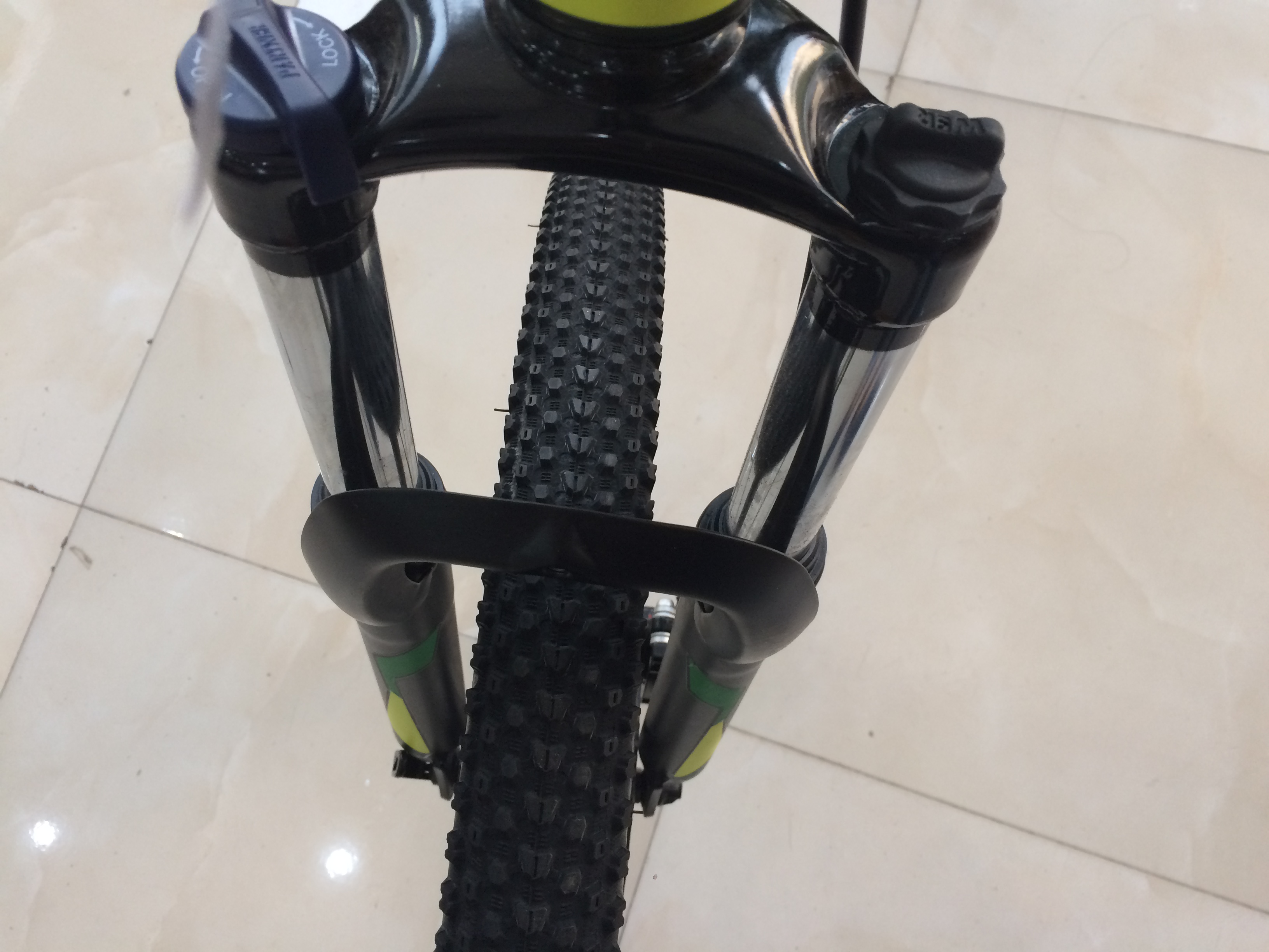 Xe đạp địa hình TrinX TX18 2018 Black Green