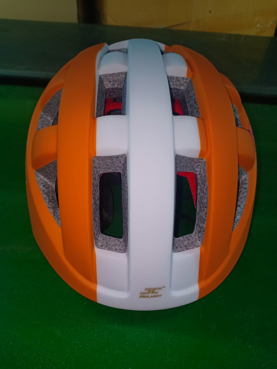 Mũ bảo hiểm xe đạp Royal JC20 trắng cam 