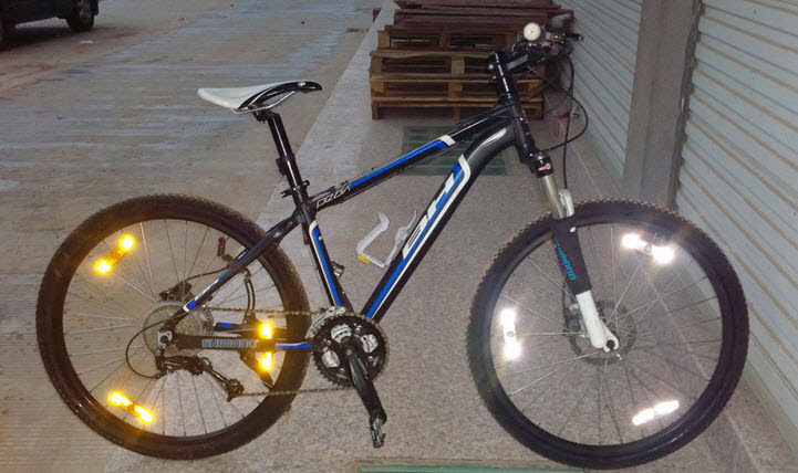 Bộ đèn phản quang xe đạp căm xe