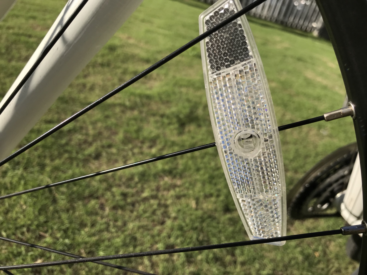 Bộ đèn phản quang xe đạp căm xe 11.2cm(cặp)