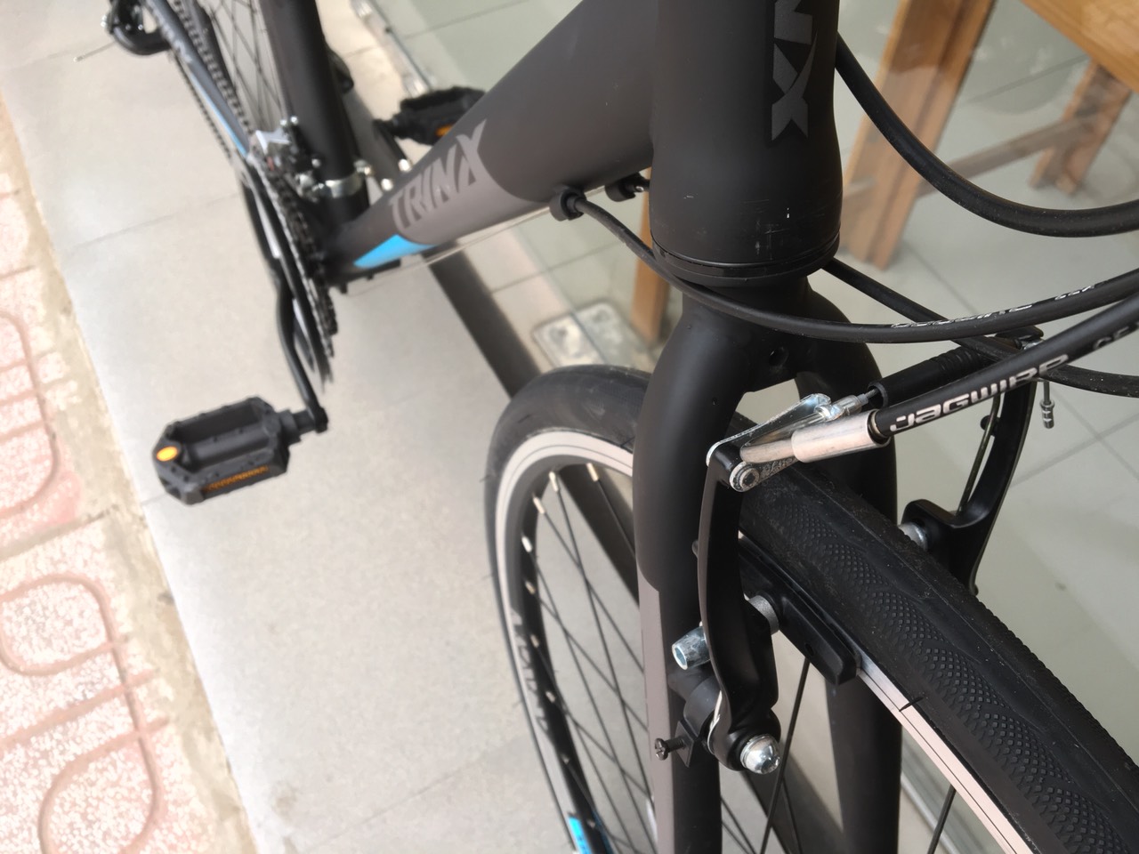 Xe đạp thể thao TRINX FREE 1.0 2019 Black Blue