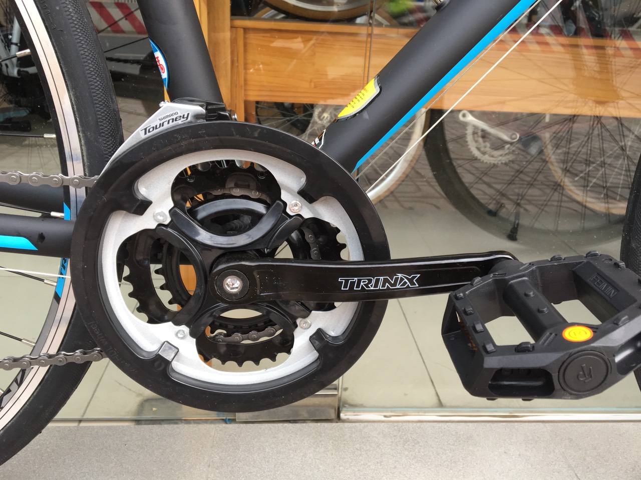 Xe đạp thể thao TRINX FREE 1.0 2019 Black Blue