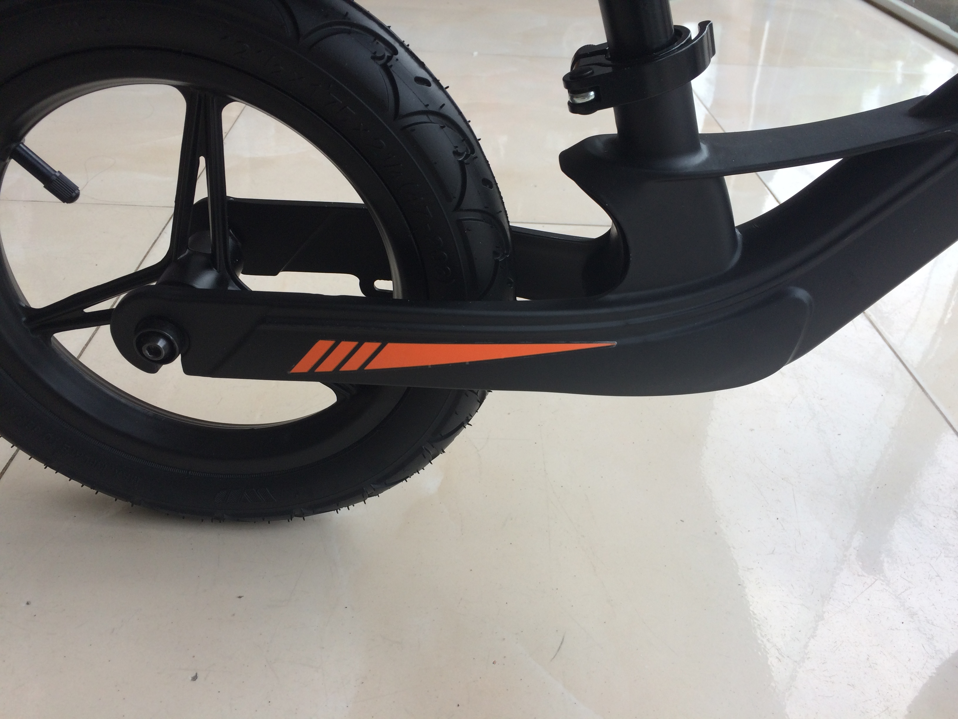 Xe đạp cân bằng LanQ FD1249 2019 Black