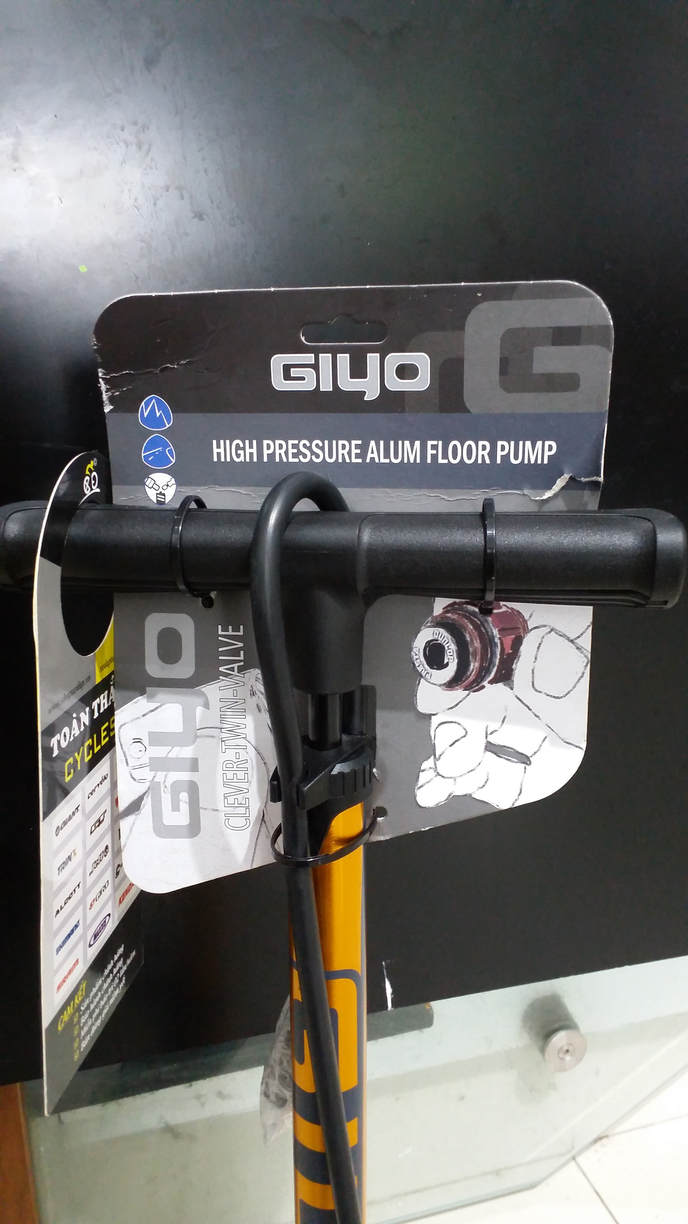 Bơm sàn xe đạp GIYO GF-5725
