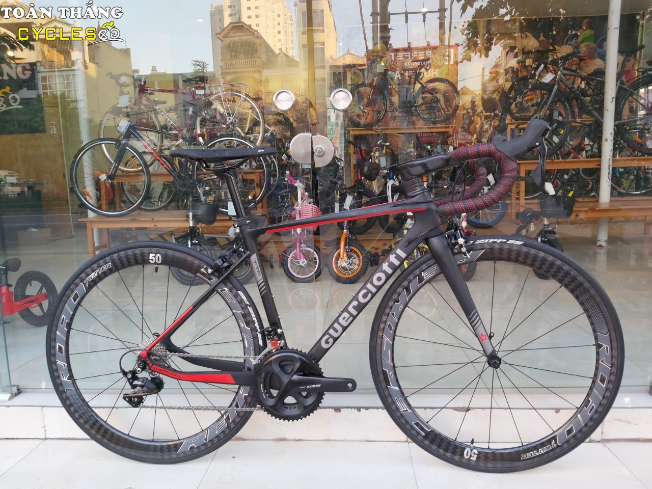 Xe đạp đua Guerciotti Cartesio 105 R7000 Black Red