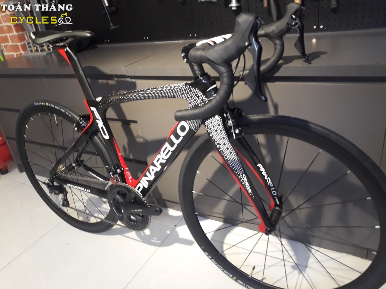 Xe đạp đua Pinarello F10 105 R7000 Black red