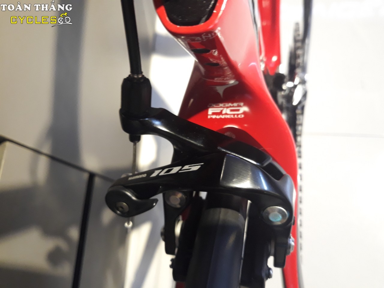 Xe đạp đua Pinarello F10 105 R7000 Black red
