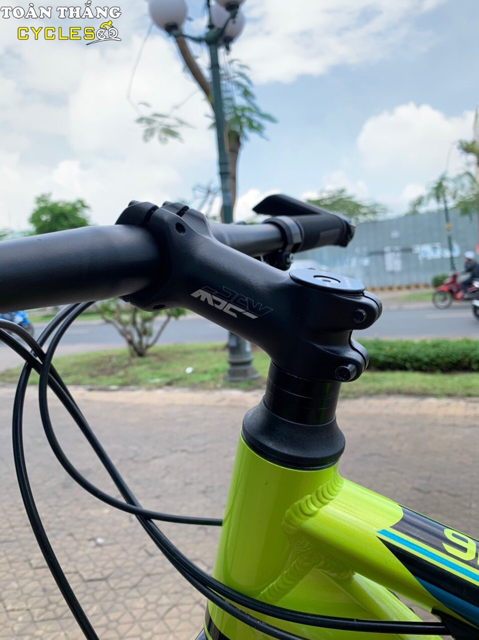 Xe đạp địa hình TrinX M116 2021 Xanh lá