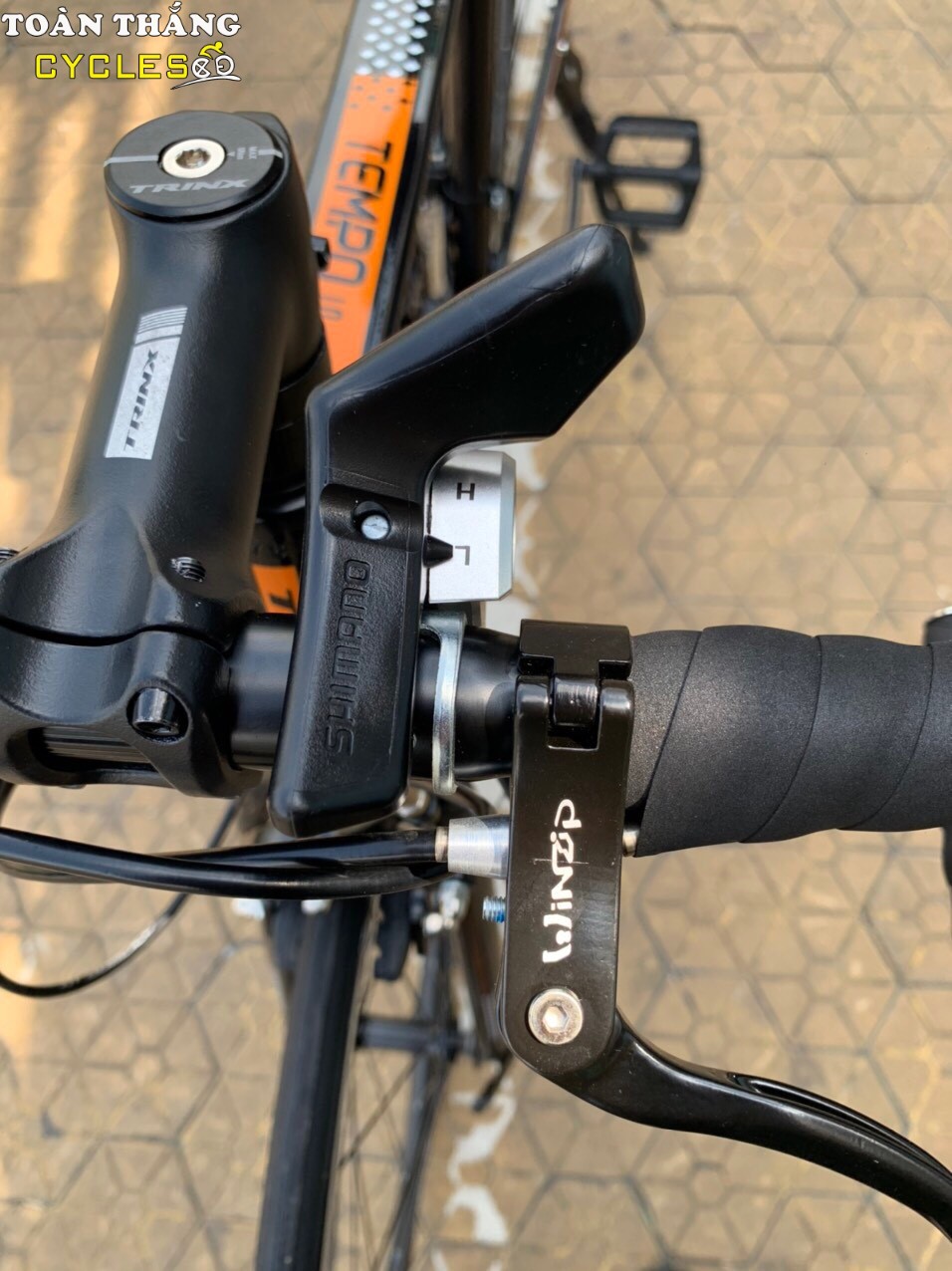 Xe đạp đua TRINX TEMPO1.0 2020 Đen cam