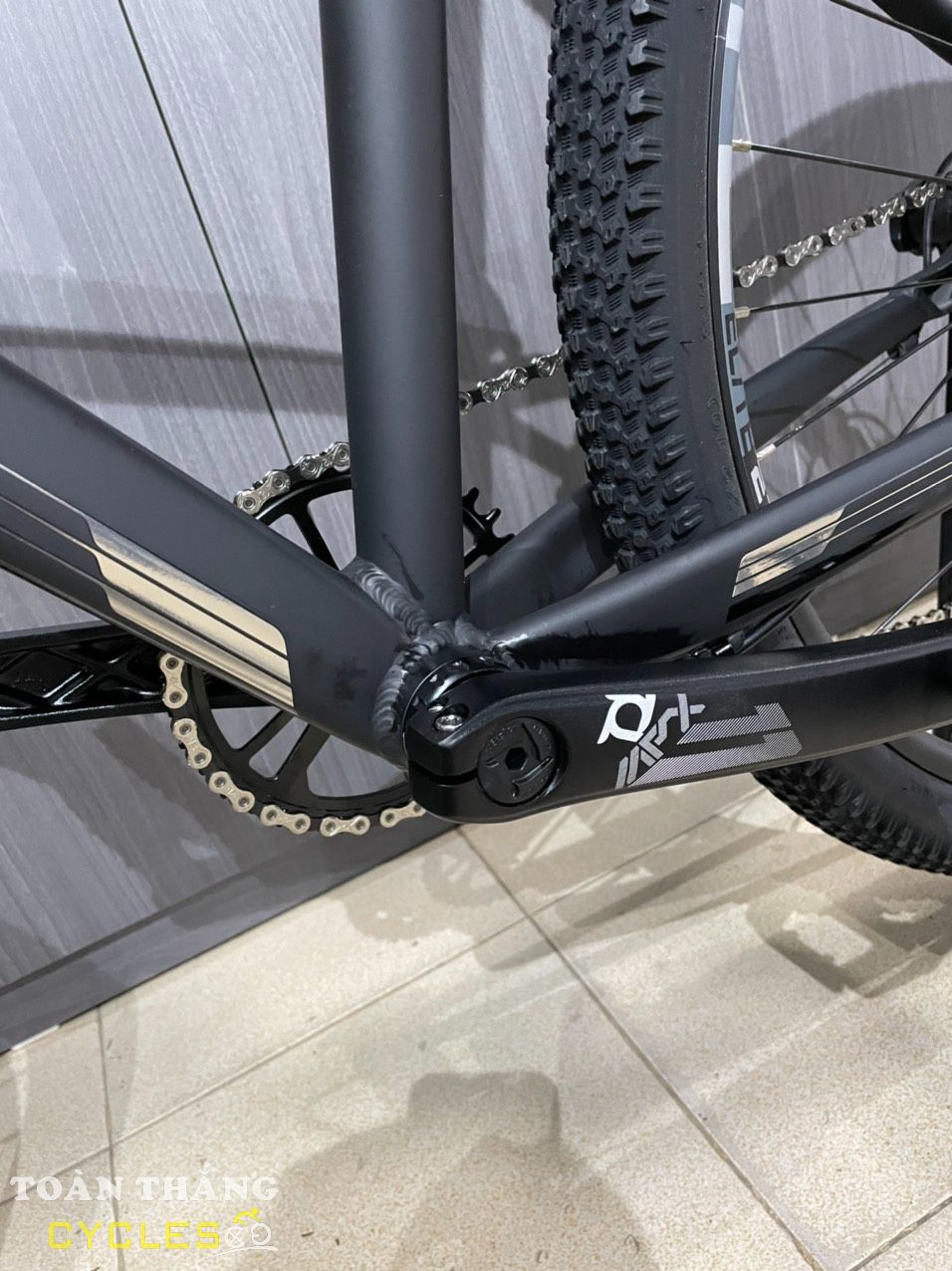 Xe đạp địa hình TrinX X9 Elite 27.5 2022 Đen Bạc