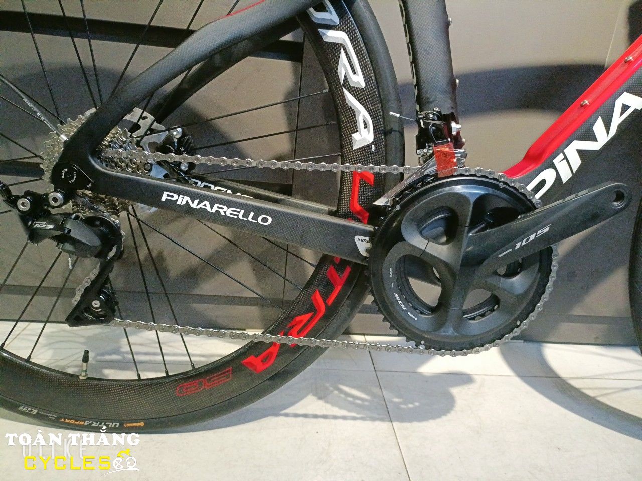 Xe đạp đua Pinarello F12 44 Black Red R7020 Disc Full Carbon