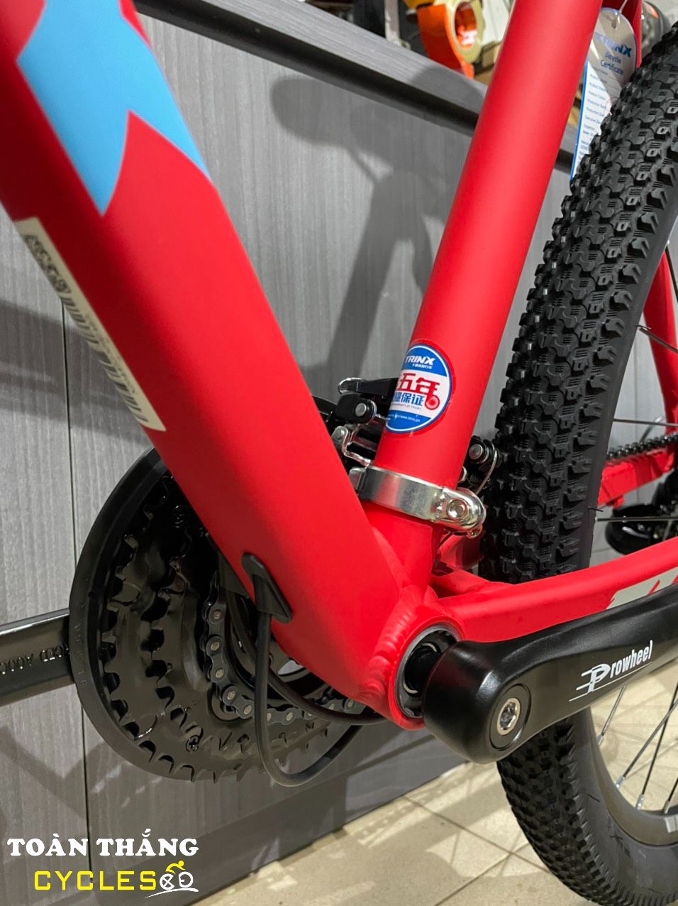 Xe đạp địa hình TRINX D500 Elite 2022 Red Blue