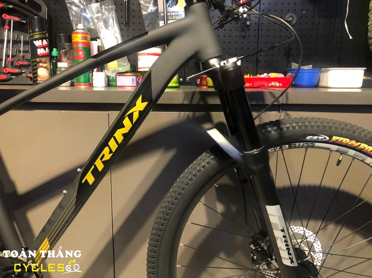 Xe đạp địa hình TrinX X9 Elite 27.5 2022 Đen Vàng