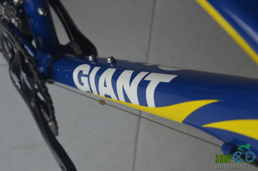 Xe đạp thể thao đua GIANT OCR 3700 Khung hiệu Giant