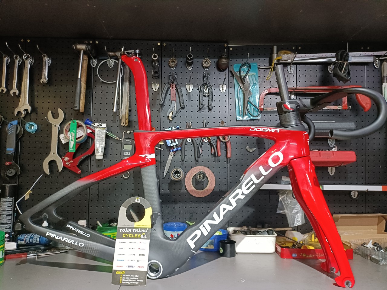 Khung xe đạp Pinarello F14 Đỏ Đen