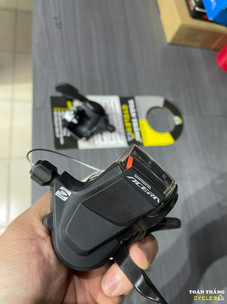Tay bấm Shimano Acera M3000 (2x9 tốc độ)