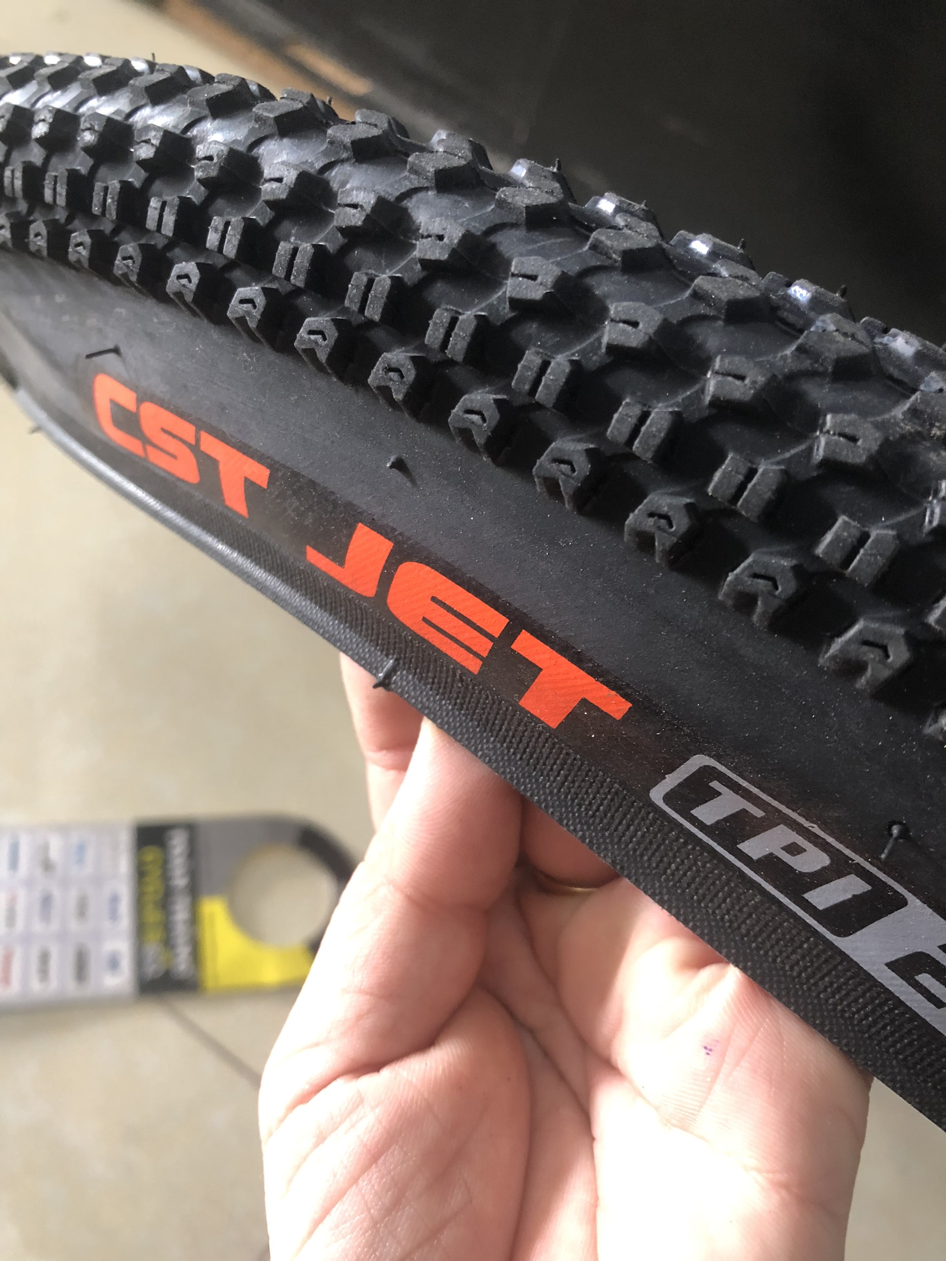 Vỏ xe đạp MTB CST JET 26x1.95 TPI27