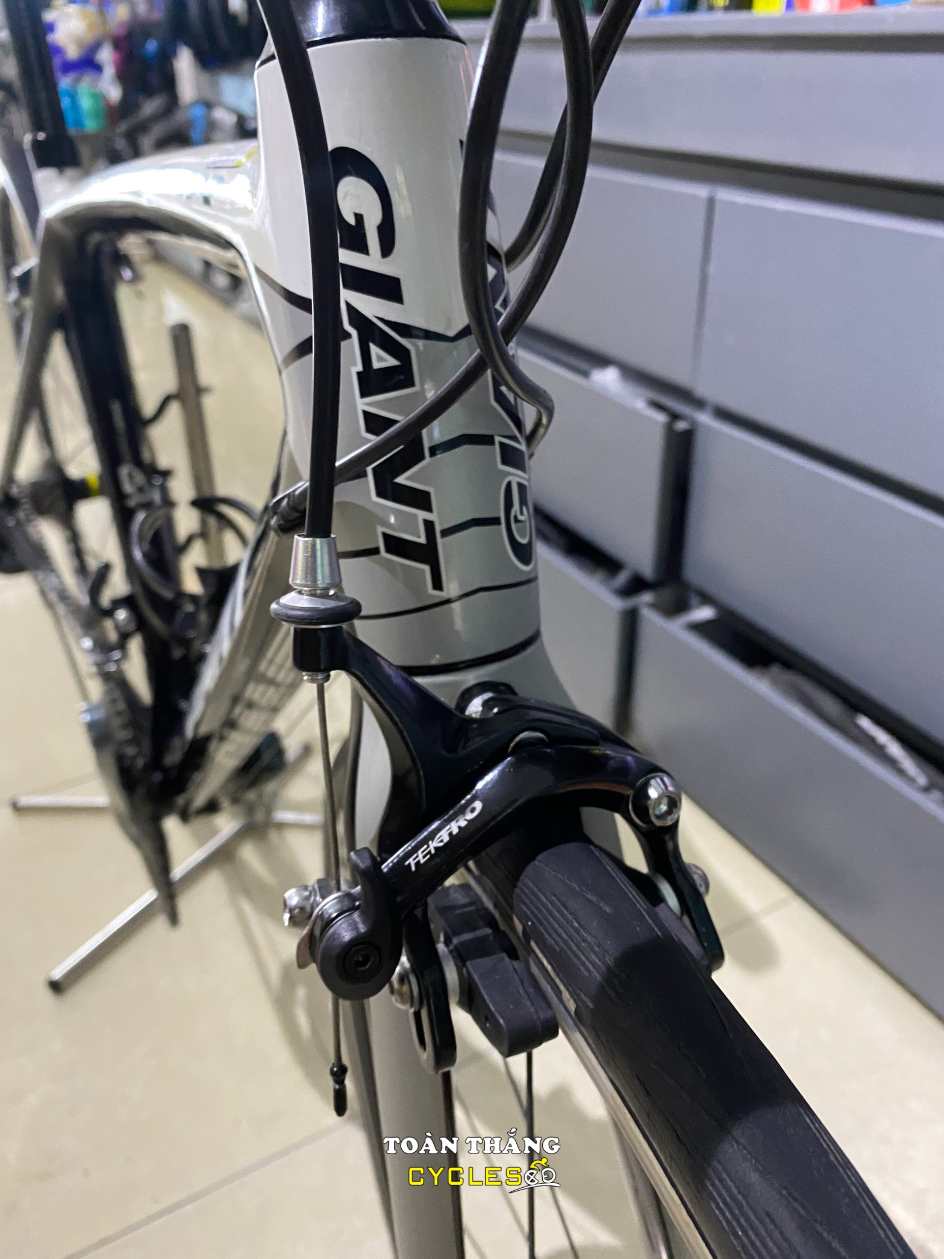 Xe đạp đua Giant TCR Tiagra R4700(mới 95%)
