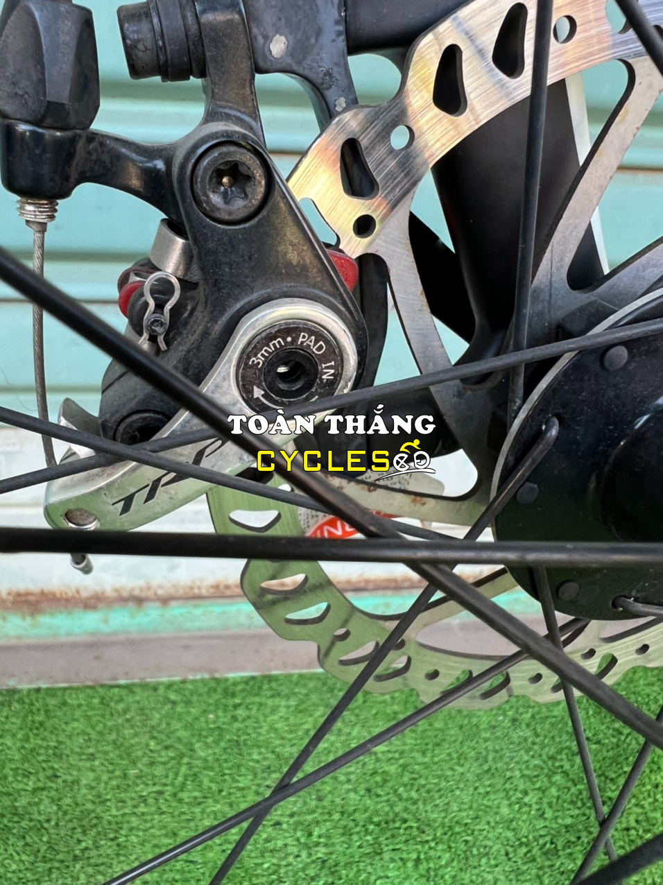 Xe đạp đua Giant Defy Advanced 2 Disc Shimano 105 5800 Đen trắng 97%