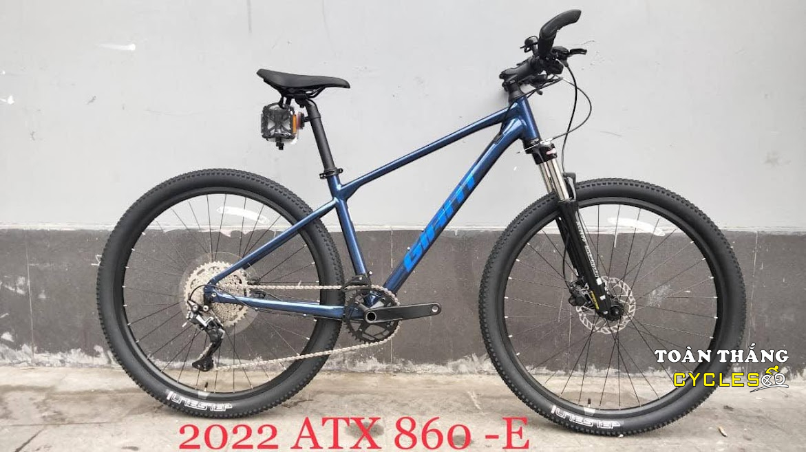 Xe đạp địa hình GIANT ATX 860-E 2023 Xanh