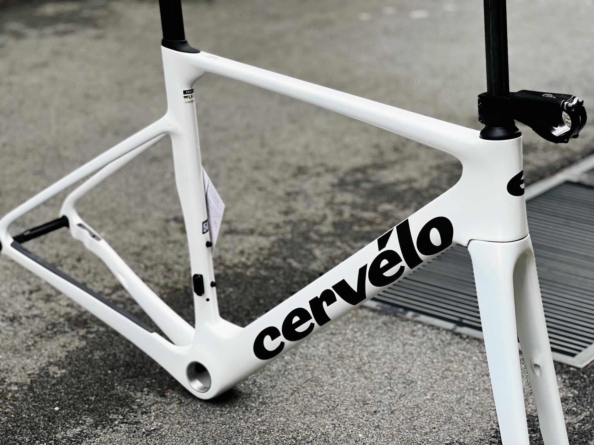 Xe đạp đua Cervelo Soloist 105 2023