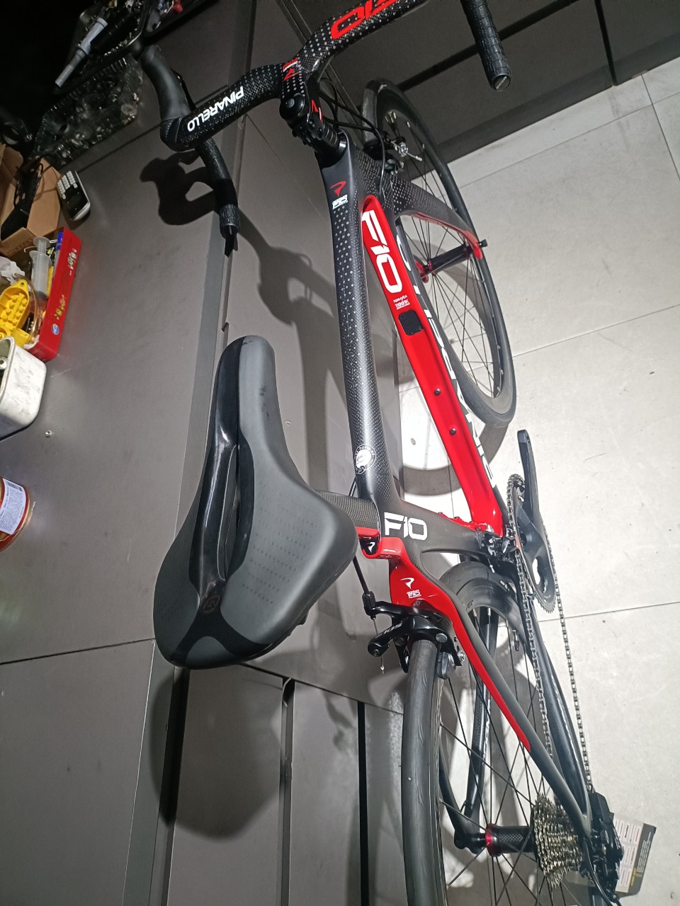 Xe đạp Pinarello F10 R7000 105 Đen Đỏ