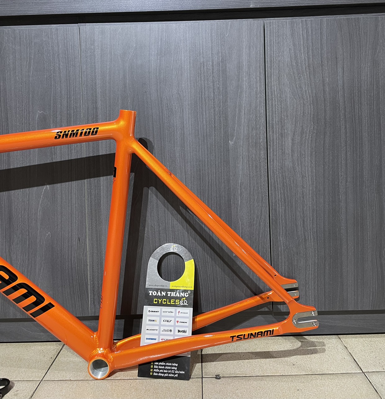 Khung sườn xe đạp Fixed Gear Tsunami SNM100 Orange