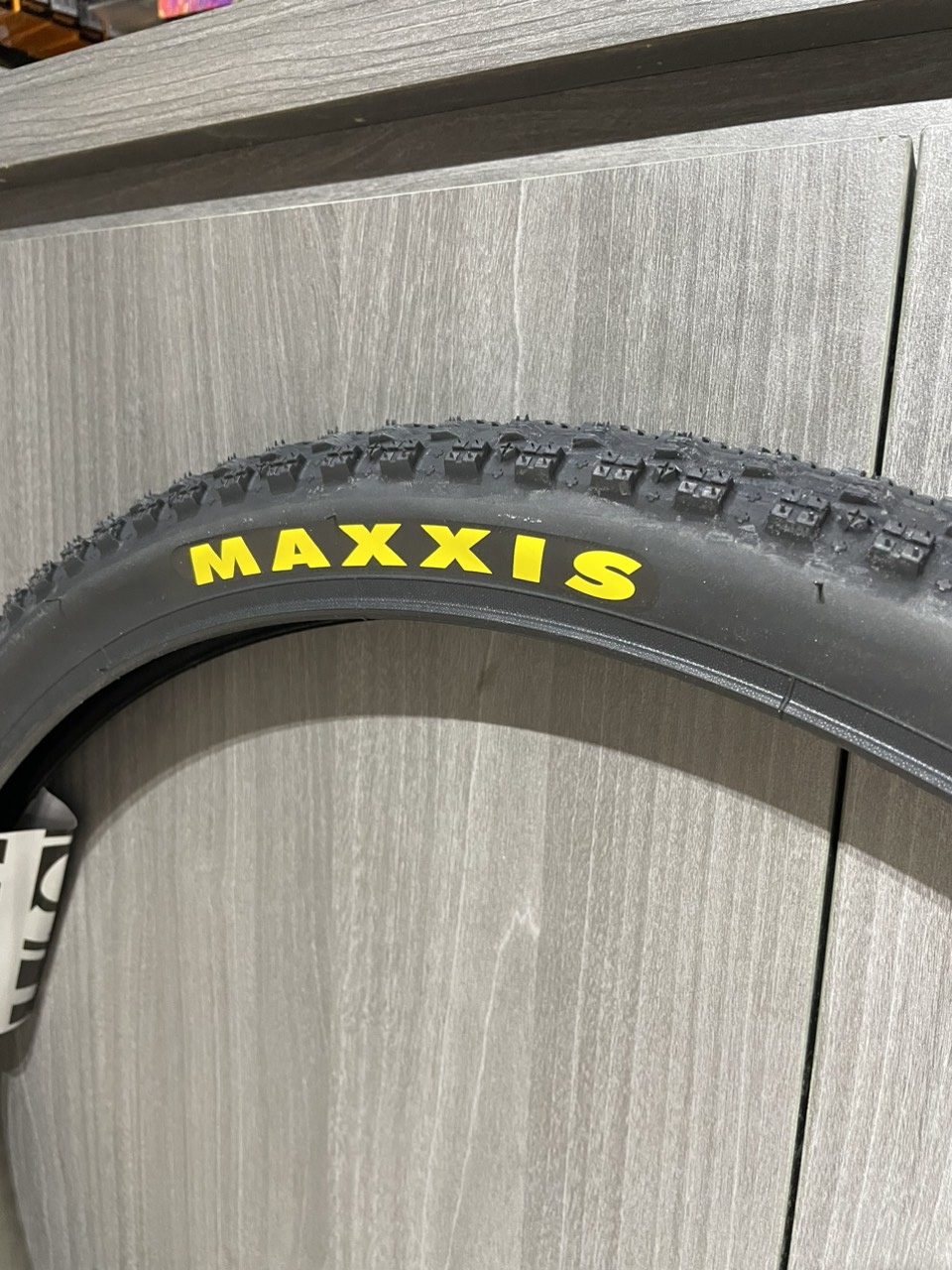 Vỏ lốp xe đạp MTB Maxxis Crossmark II 26x1.95 60 PSI 