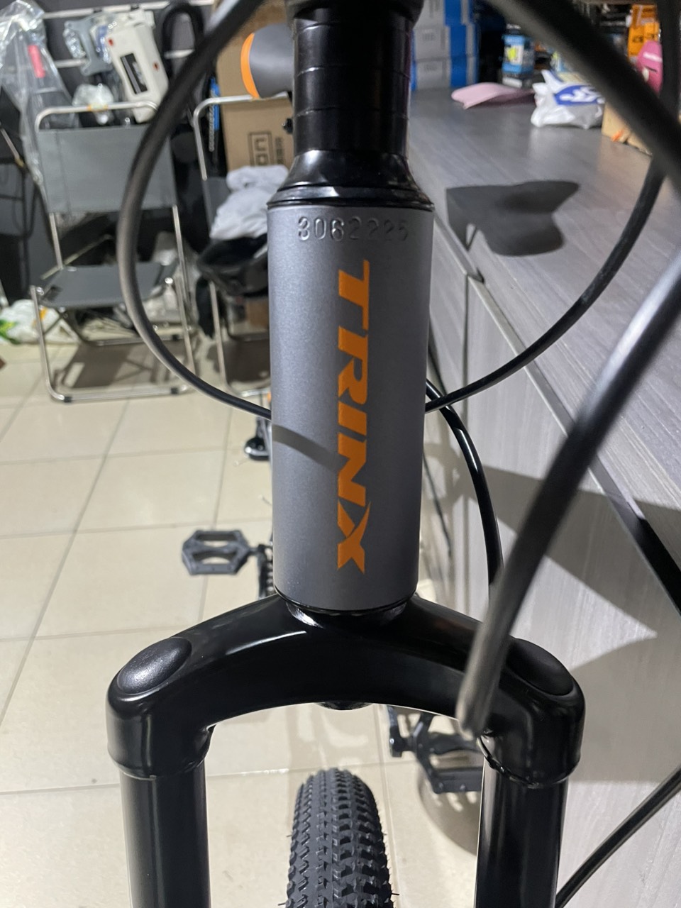 Xe đạp địa hình Trinx GT275 Xám cam 2024