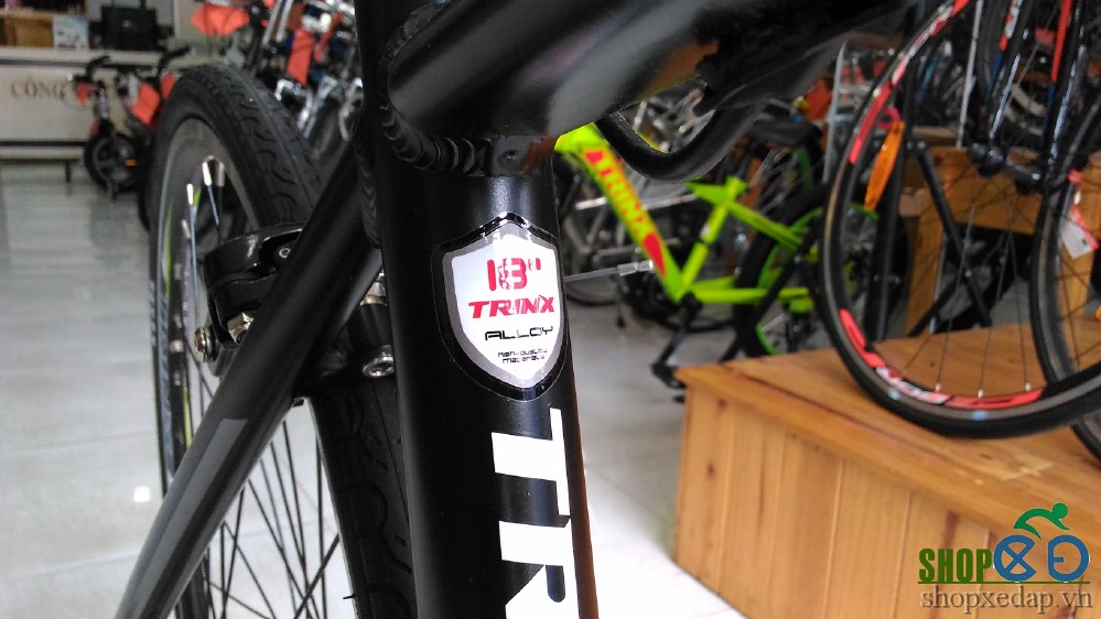 Xe đạp thể thao đua TRINX FLASH R700